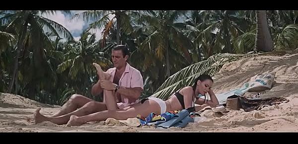 Claudine Auger in Thunderball (1966)